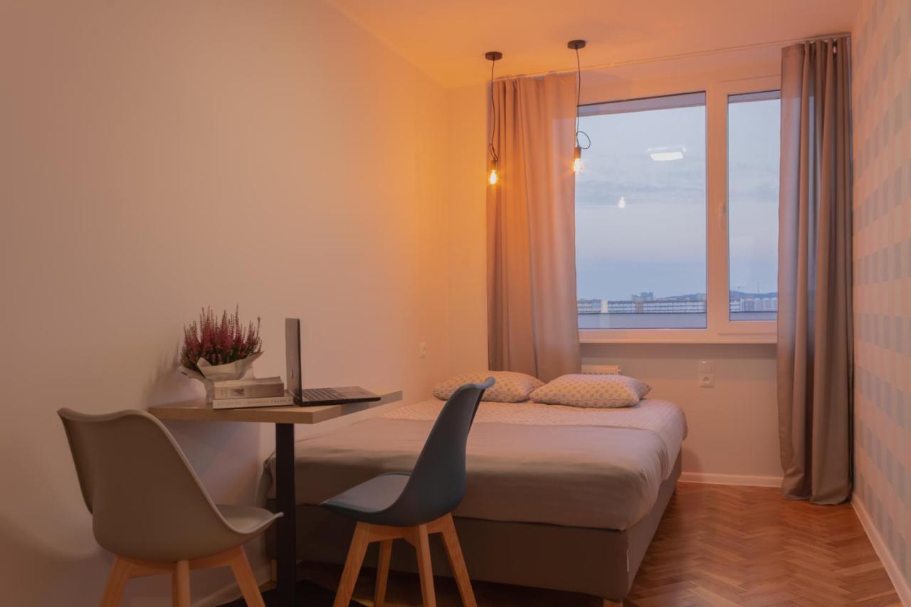 Initium Rooms - Pokoje Na Wynajem - Obroncow Wybrzeza 4D Gdansk Exterior photo